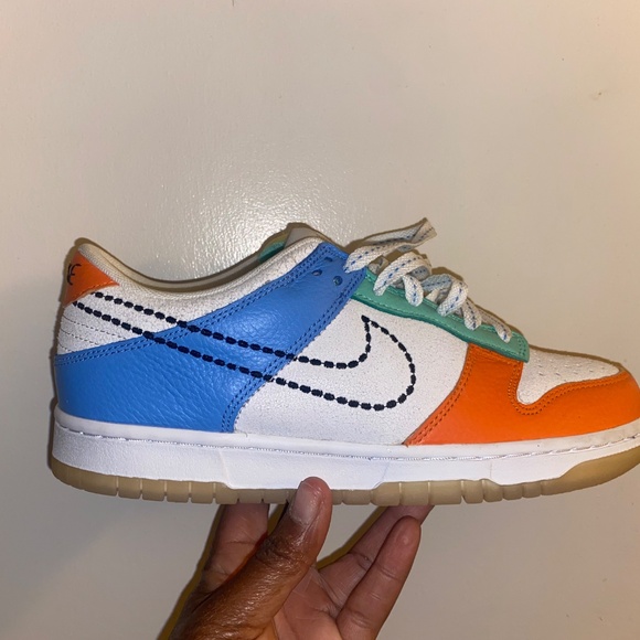 Nike Dunk Low - Picture 2 of 8